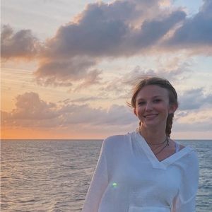 Meet your Posher, Alyssa